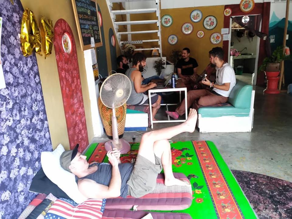 Sunny Hostel Pai Esterno foto